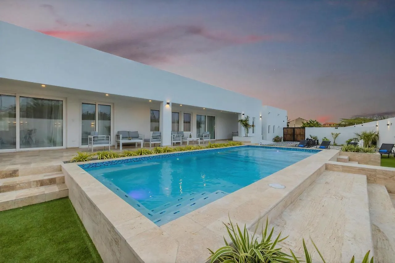 Stunning 6-Bedroom Villa In Aruba Palm Beach