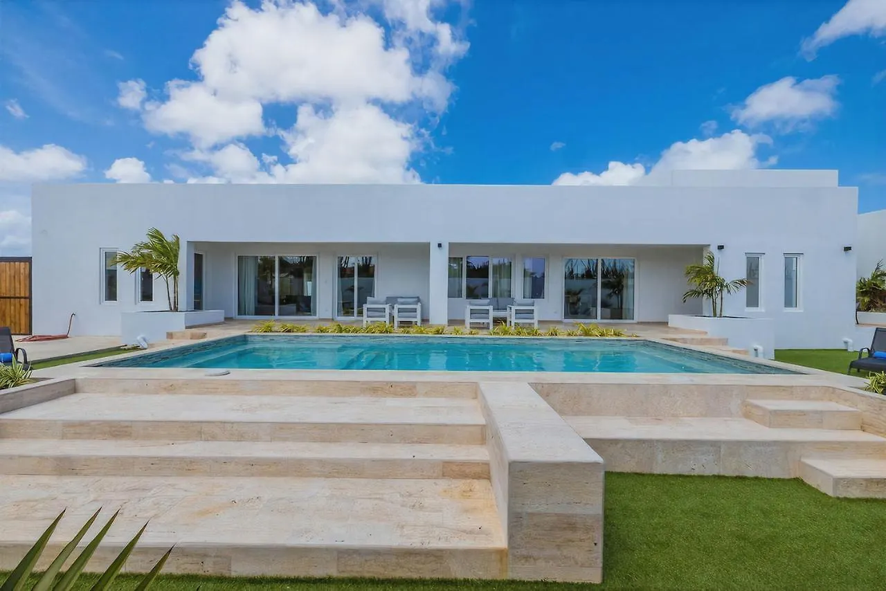 Stunning 6-Bedroom Villa In Aruba Palm Beach