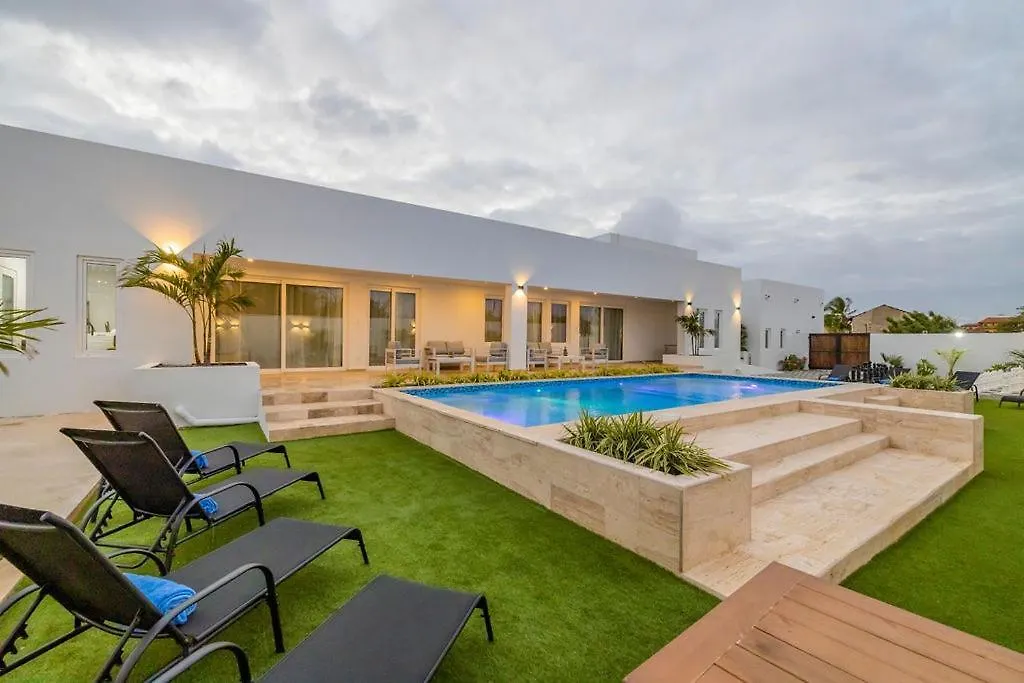 Stunning 6-Bedroom Villa In Aruba Palm Beach