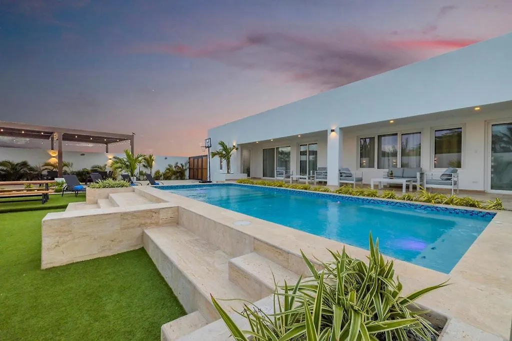 Stunning 6-Bedroom Villa In Aruba Palm Beach 0*,  Aruba