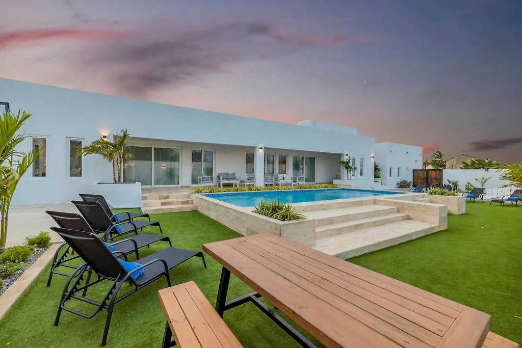 Stunning 6-Bedroom Villa In Aruba Palm Beach 0*,