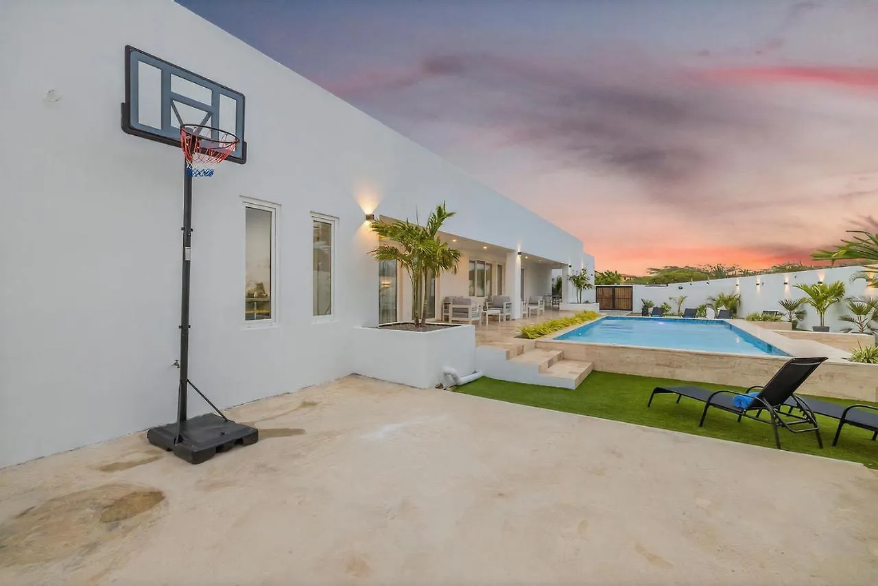 Stunning 6-Bedroom Villa In Aruba شاطئ بالم